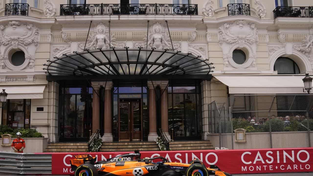 Piastri clouts barrier in Monaco as Leclerc sets pace