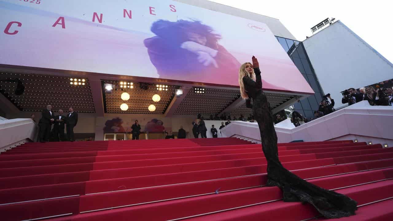 Arson suspected as power outage hits Cannes festival