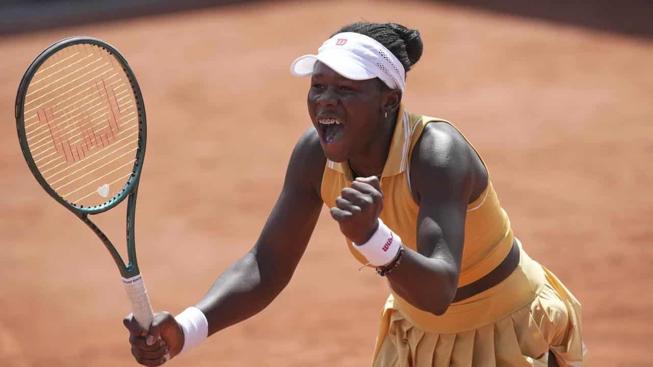 Sabalenka's first-day warning as Canada teen wows Paris