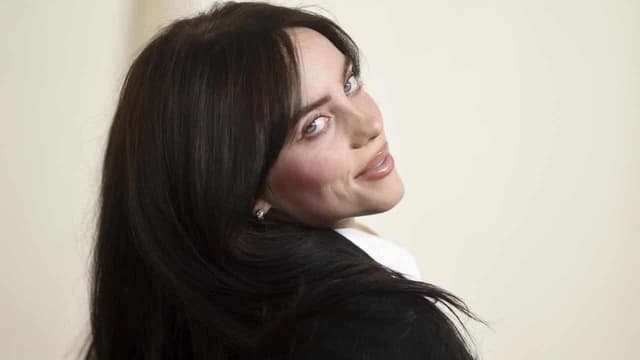 Billie Eilish takes top prizes at American Music Awards