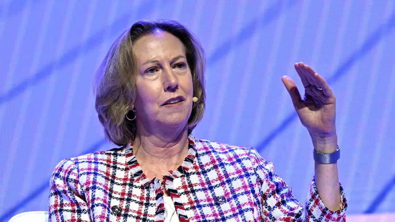 More gas projects, less green tape call at energy event