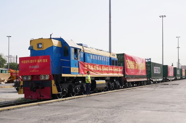 Central Asia Express (Tashkent-Fuzhou) Debuts with Xiamen ITG Group's Uzbek Yarn Shipment