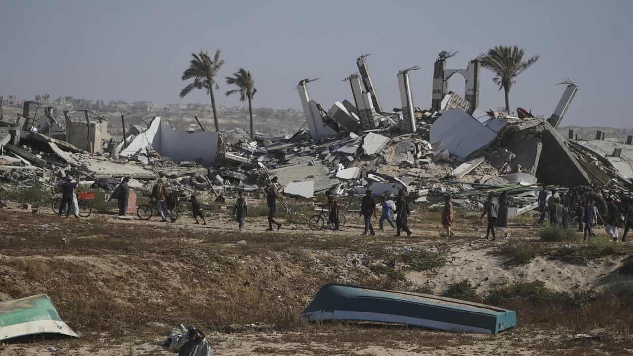 Food trucks in Gaza raided, underscoring aid problems