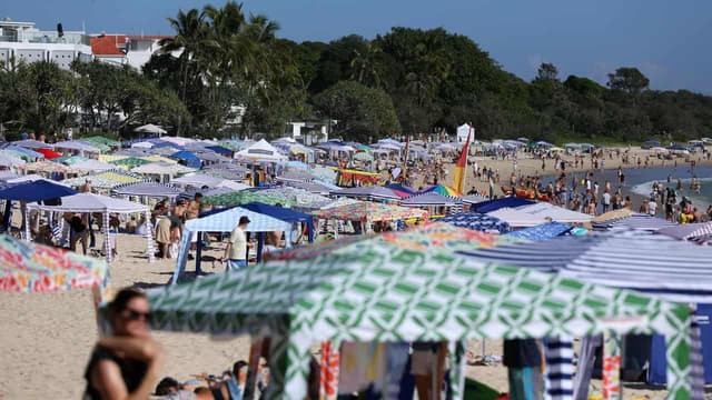 Warm weather, Cyclone Trump hit consumer recovery