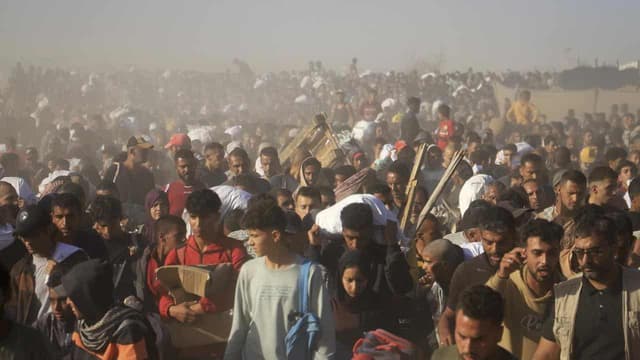 Chaos at Israeli-backed food distribution site in Gaza