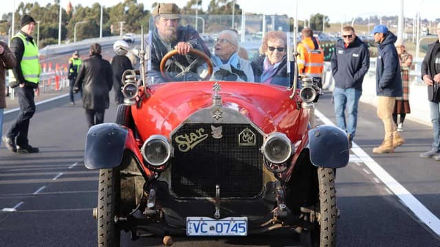Vintage car first to roll on $786 million bridge