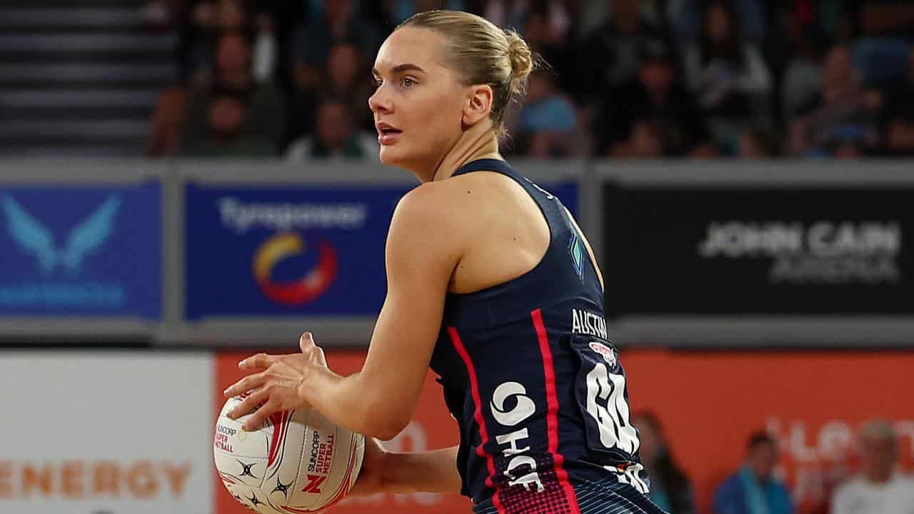 Vixens pull off big comeback in Super Netball
