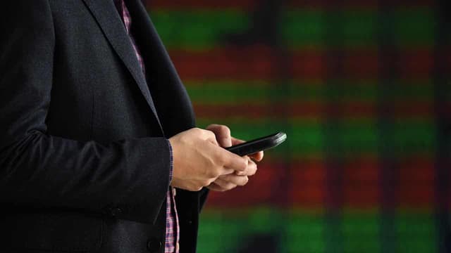 Australian shares slip as geopolitical tensions rise