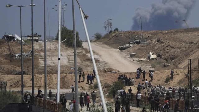 At least 27 Palestinians killed near Gaza aid site