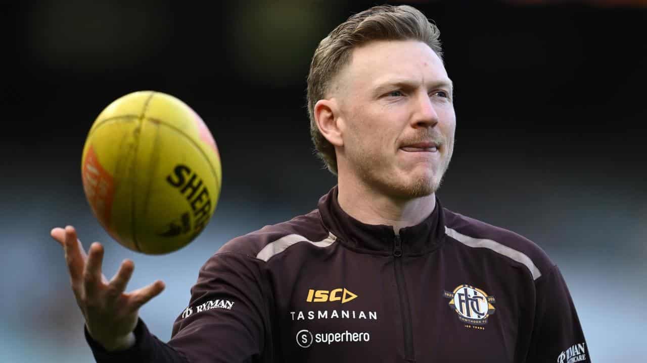 Top Hawk grounded, Port forward's fresh setback