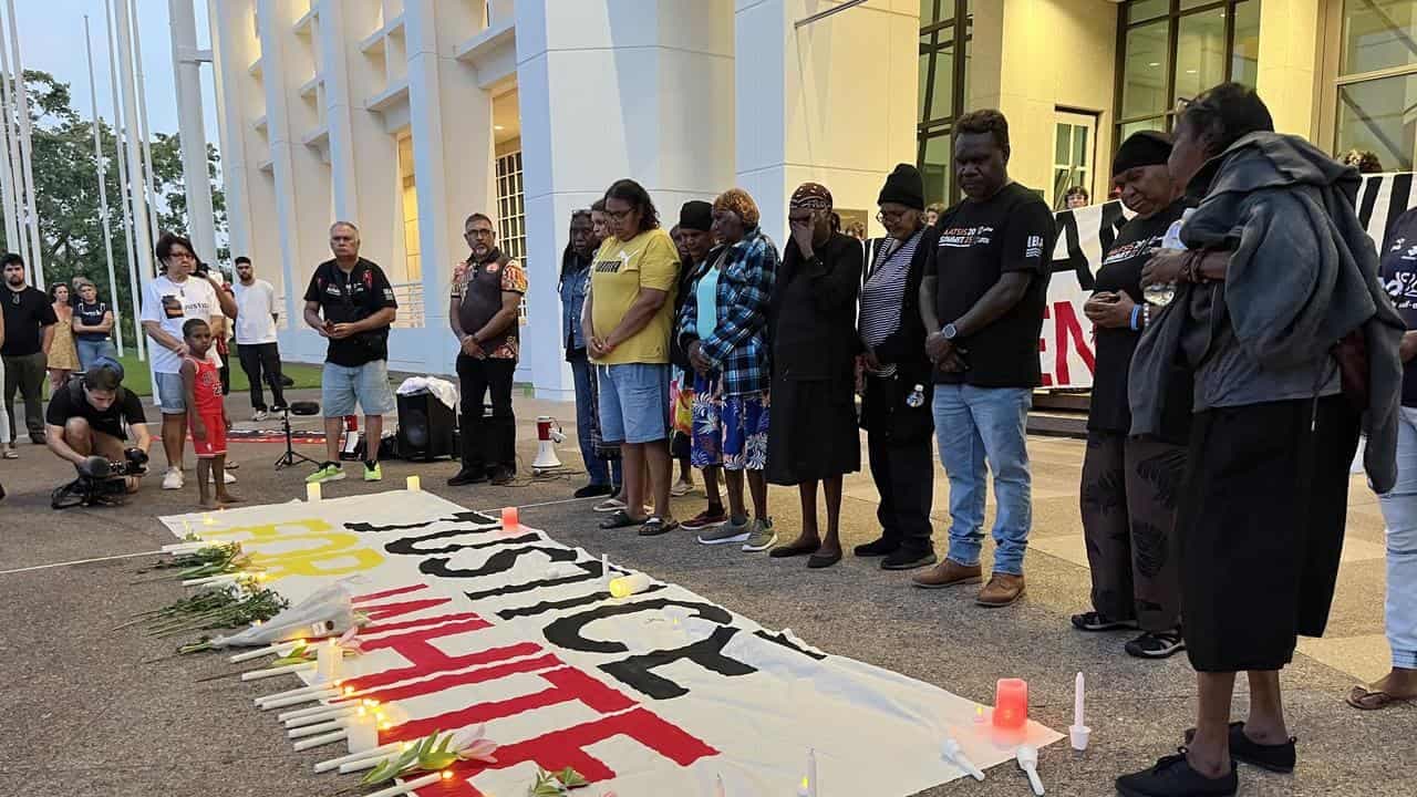 Call for federal police to examine death in custody