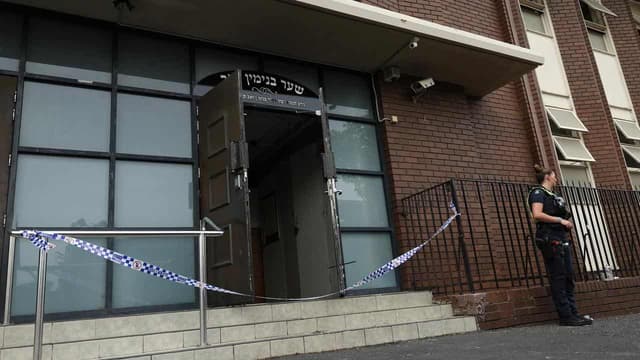 Properties raided in hunt for synagogue arsonists