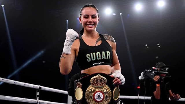 Aussie boxer given title chance due to pregnant pause