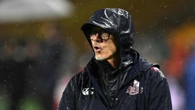 Coach gives Reds the Kiss of life after sorry Super bow