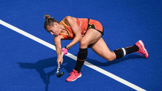 Hockeyroos hit for eight by rampant Dutch
