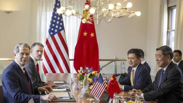 US and Chinese officials meet in the UK for trade talks