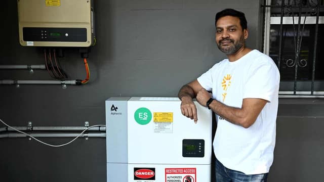 Aussies urged to charge ahead with household batteries