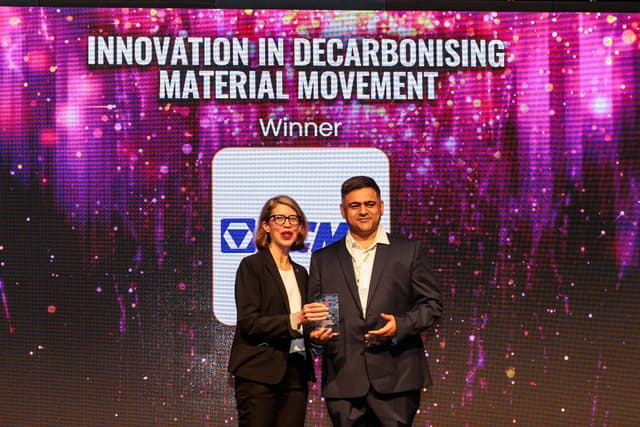 XCMG Receives International Green Mining Award, Reshaping Mining Logistics with Technological Innovation