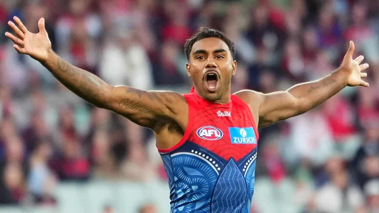 Demons roll dice with Pickett's seven-year deal