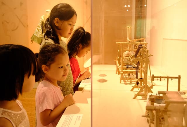 "Silk and the Silk Road" Exhibition from China National Silk Museum Debuts in Kazakhstan