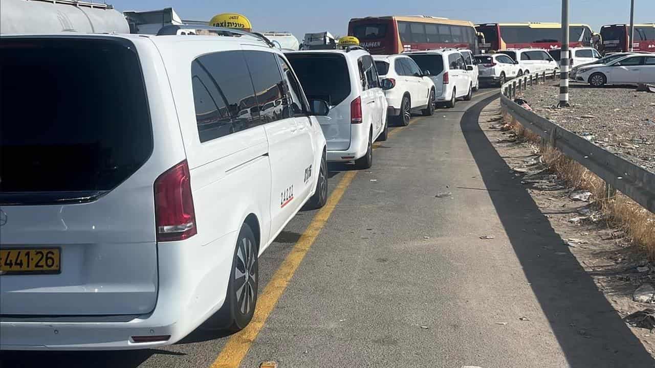 Australians flee Israel borders as evacuations ramp up