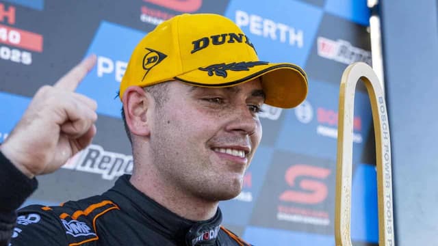 NZ duo withstand the heat to top fiery Darwin practice