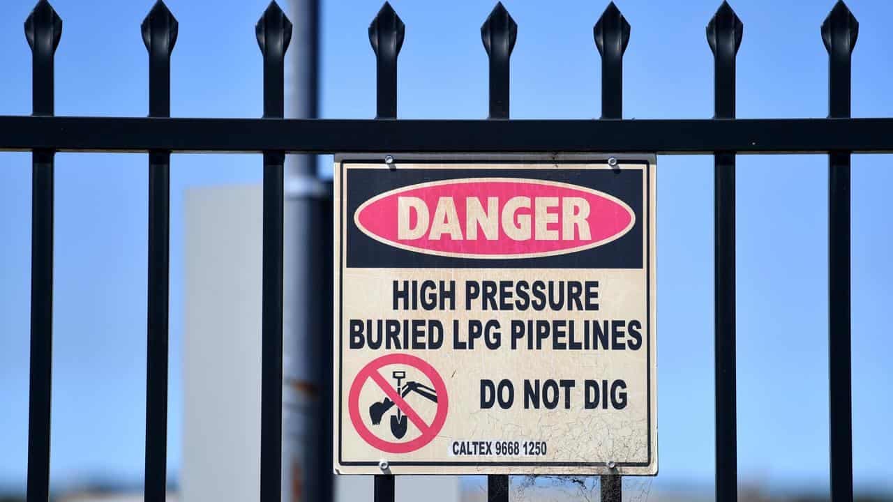 No easy answers to gas network 'death spiral'