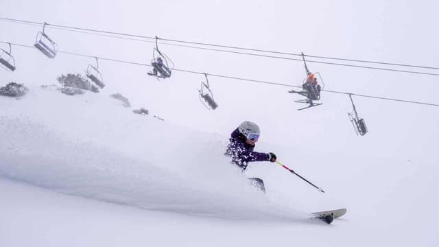 Skiers hail 'fair dinkum snowstorm' as states shiver