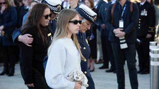 Love you: daughter's touching tribute to slain officer