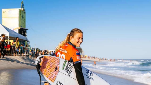Picklum in top spot after another World Surf League win