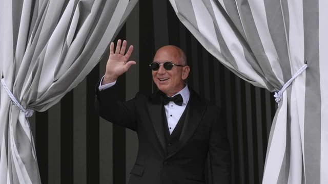 Jeff Bezos weds Lauren Sanchez in grand Venice ceremony