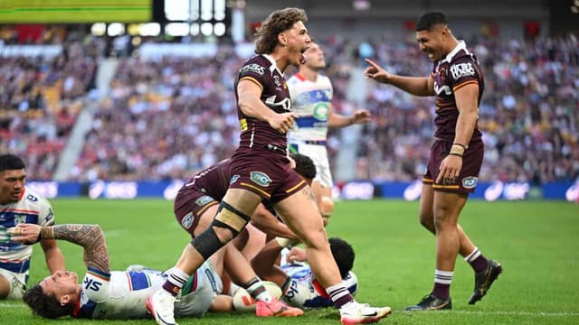 Walsh makes Origin case as Broncos pip wounded Warriors