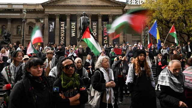 Activists demand Gaza ceasefire and no war on Iran