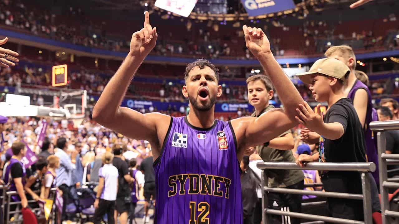 Kings aiming high as Brazilian big man makes NBL return