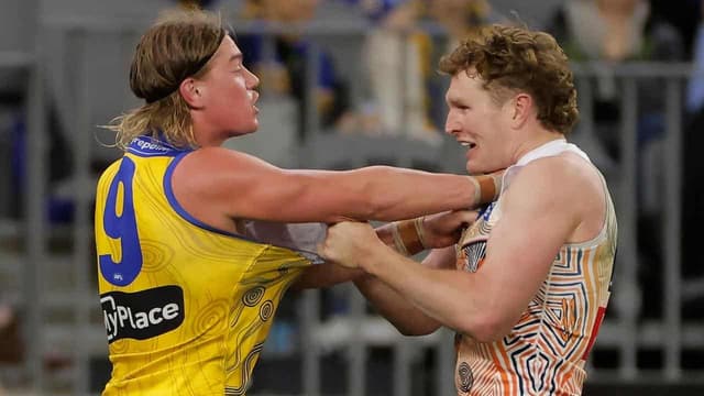 Harley Reid floored as Giants thrash Eagles in Perth