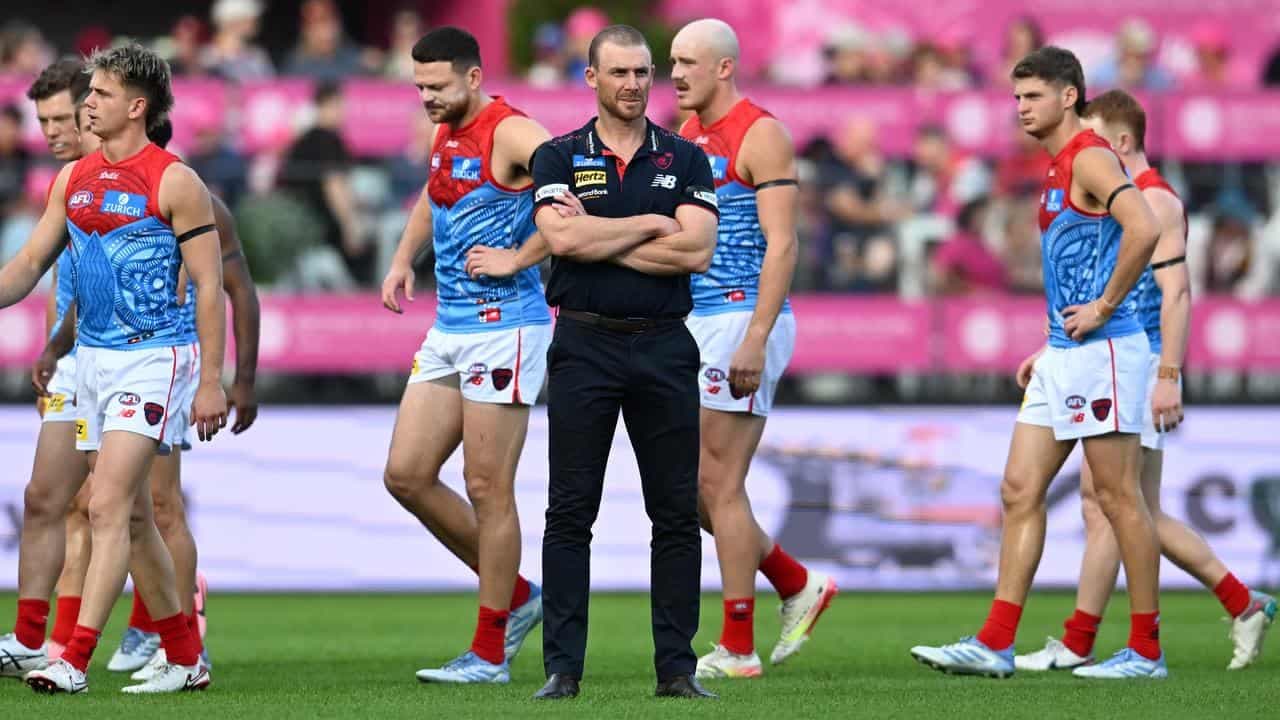 Melbourne coach urges fight as finals chances disappear
