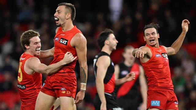 Suns rise over Bombers to keep finals dreams on track