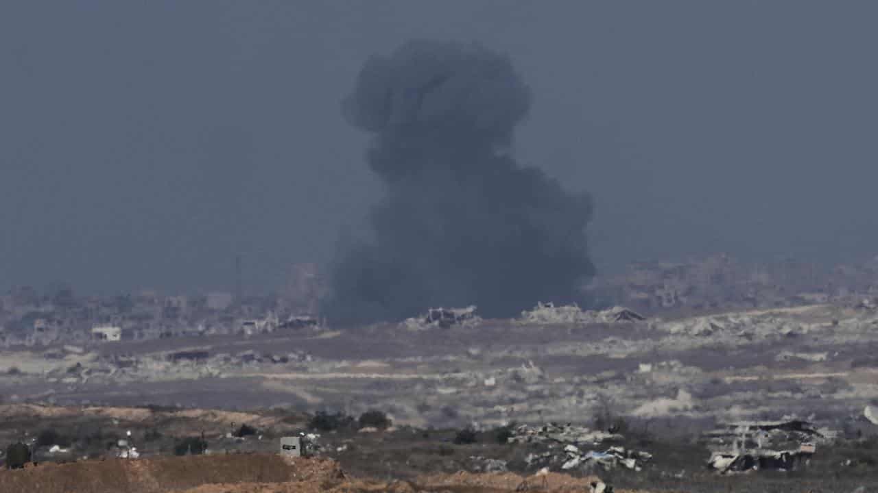 Israeli air strikes kill 38 Palestinians in Gaza