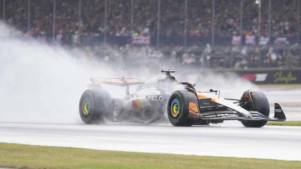 Piastri pays penalty as Norris cuts world title lead