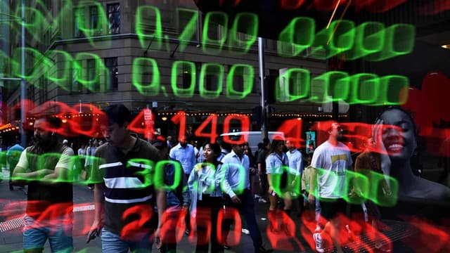 Aussie shares dip as Trump shifts tariff deadline again
