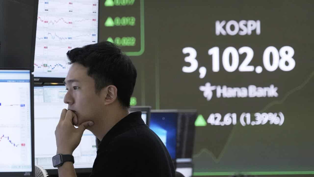 Global shares steady after US issues tariff letters