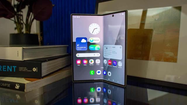 Flipping heck: tech giant wants to upsize your phone