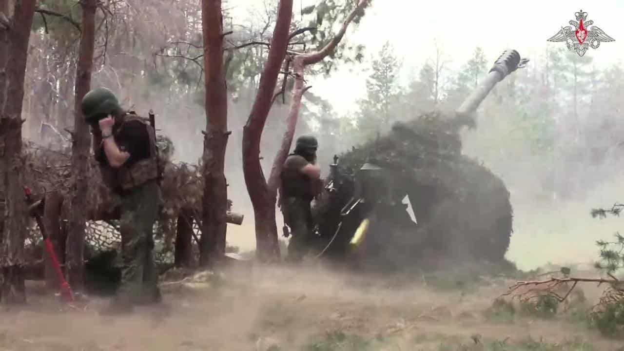 US delivering some weapons to Ukraine after pause