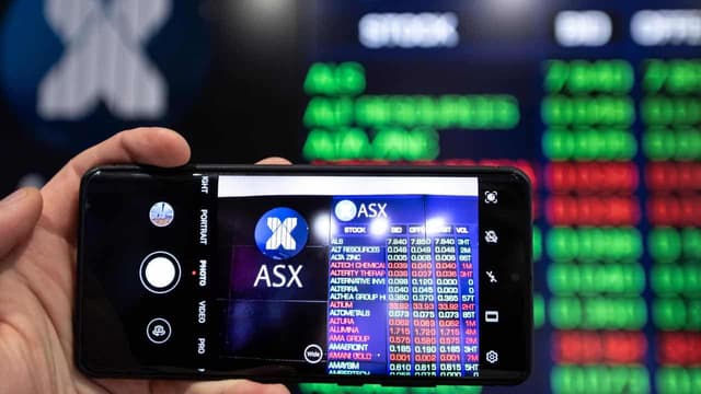 Aussie shares rise as investors shrug off tariff fears