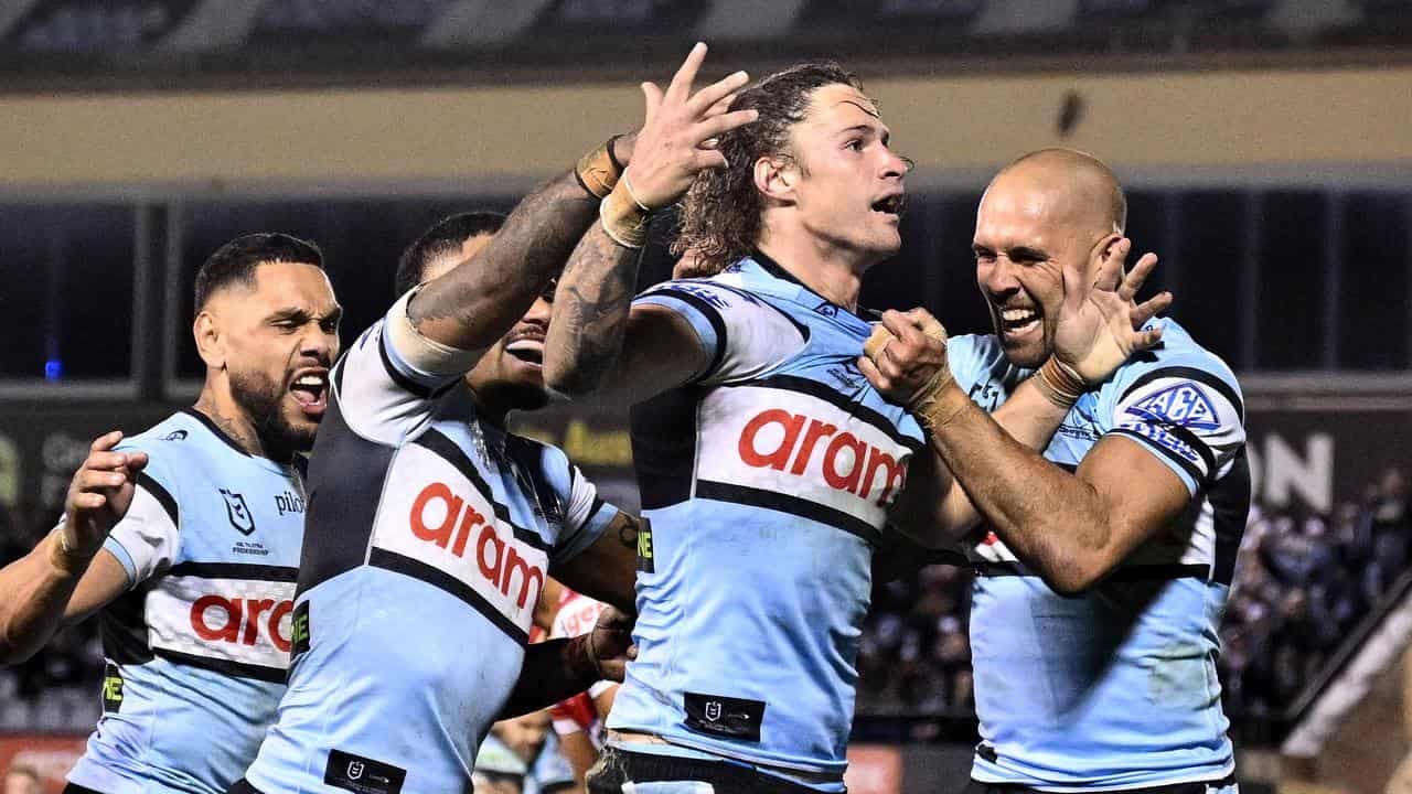 Hynes delivers statement in vital Sharks win