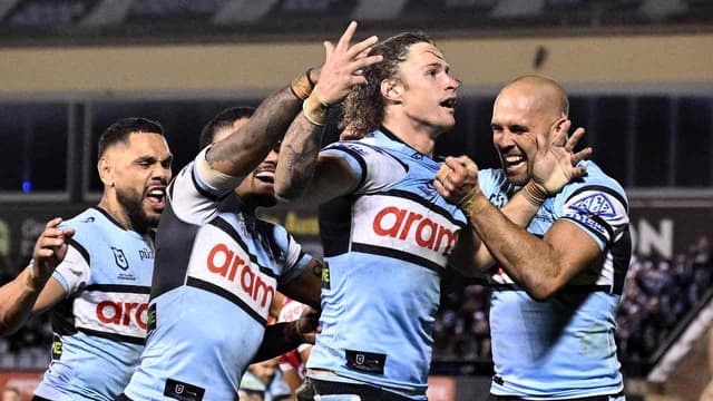 Hynes delivers statement in vital Sharks win