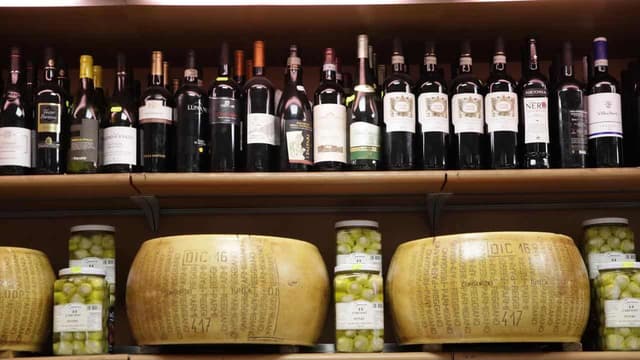 Trump intensifies trade war with threat of new tariffs