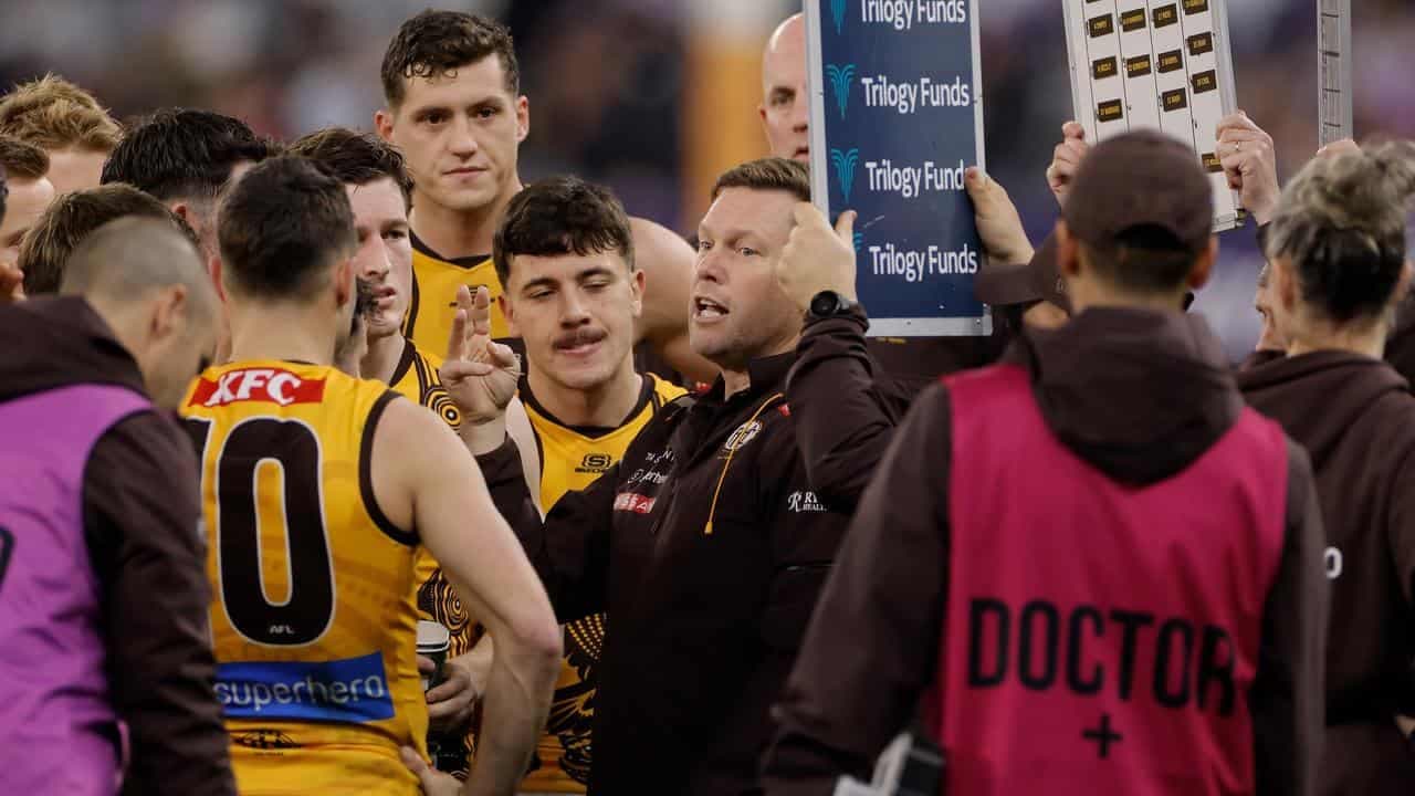 Hawks vow to bounce back from Fremantle's sucker punch