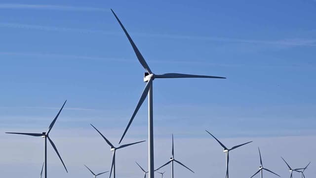 Renewable energy delays make Australia less attractive