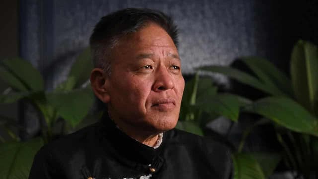 Tibetans raise rights abuses as PM meets Chinese leader